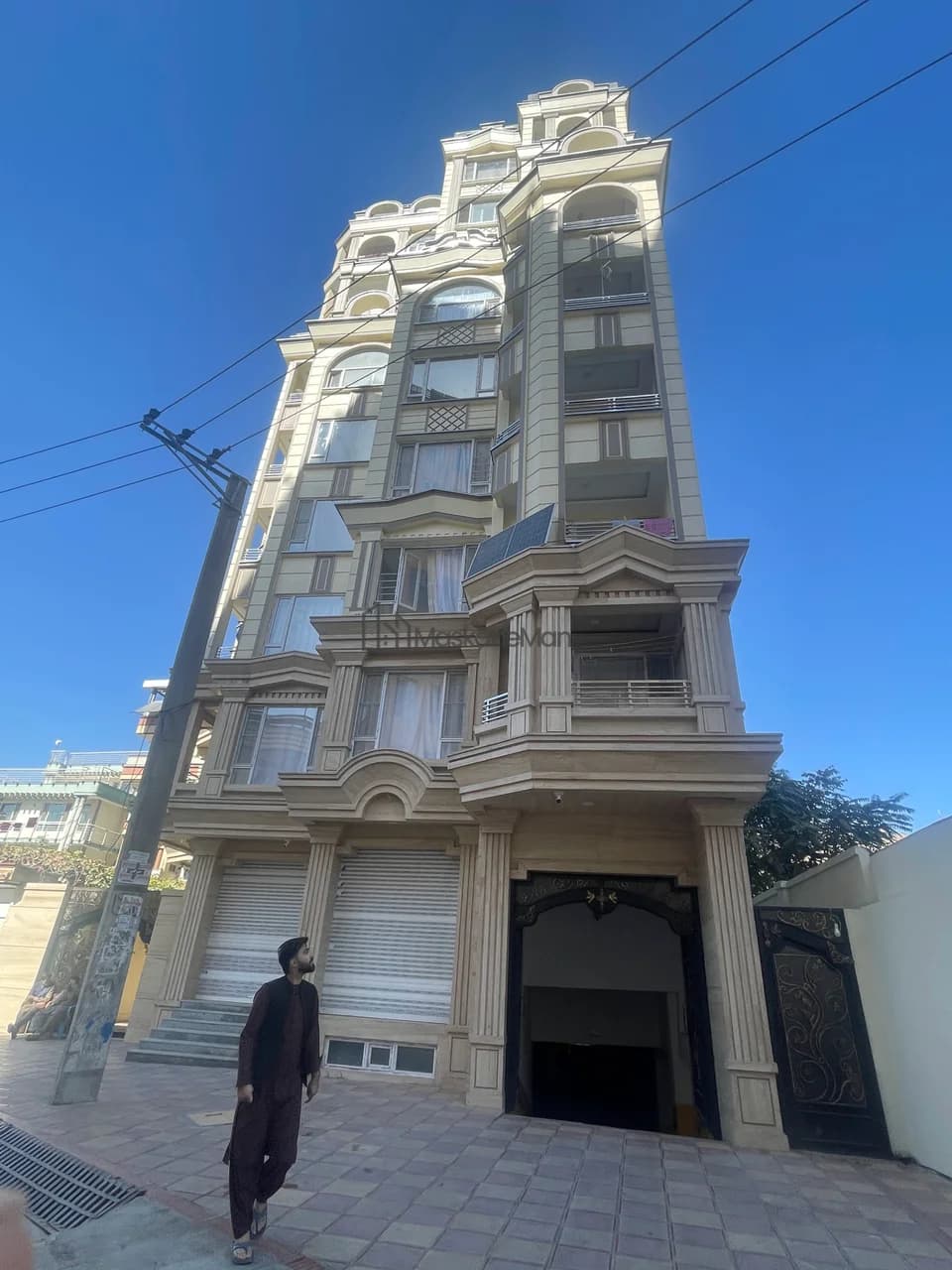 Beautiful Apartment Located in Kart-e Chahar